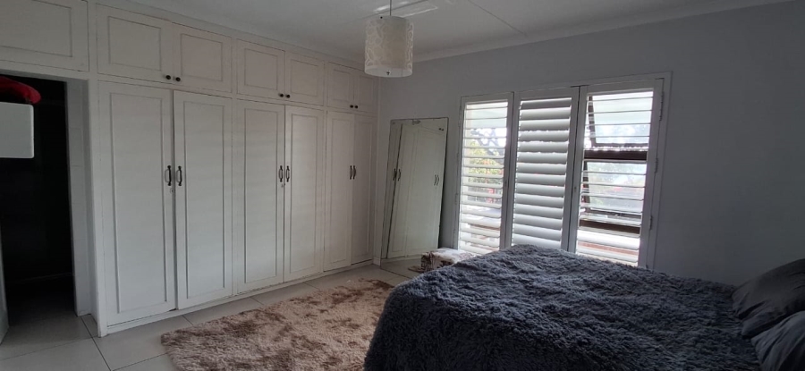 5 Bedroom Property for Sale in Gonubie North Eastern Cape